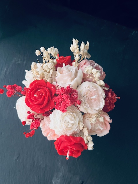 Bouquet de bougies fleuries en pot géométrique – Image 4